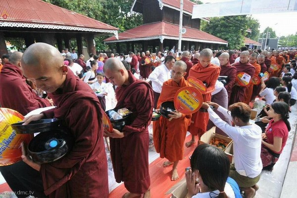 Myanmar: Chùm ảnh 10 nghìn chư Tăng diễu hành xung quanh Cố đô Phật giáo Mandalay