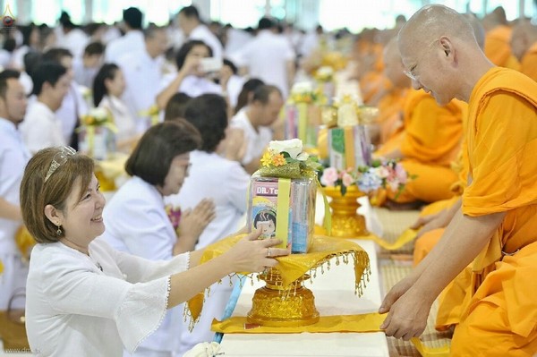 Thái Lan: Chùm ảnh cúng dường thuốc chuyên dụng cho chư Tăng
