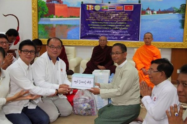 Tu viện Wat Phra Dhammakaya, Thái Lan cứu trợ luc lụt tại Myanmar