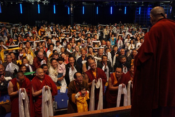 Anh Quốc Đức Đạt Lai Lạt Ma tiếp những người ủng hộ Tây Tạng