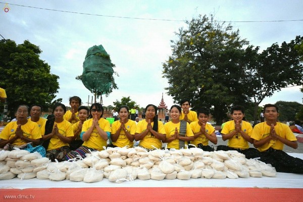Myanmar: Chùm ảnh 10 nghìn chư Tăng diễu hành xung quanh Cố đô Phật giáo Mandalay