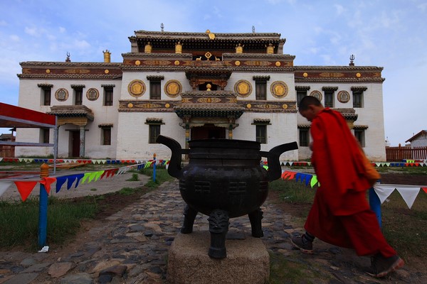 Mông Cổ: Ngôi Già lam Cổ tự Erdene Zuu tuyệt đẹp