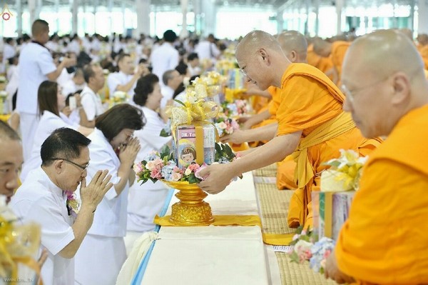 Thái Lan: Chùm ảnh cúng dường thuốc chuyên dụng cho chư Tăng