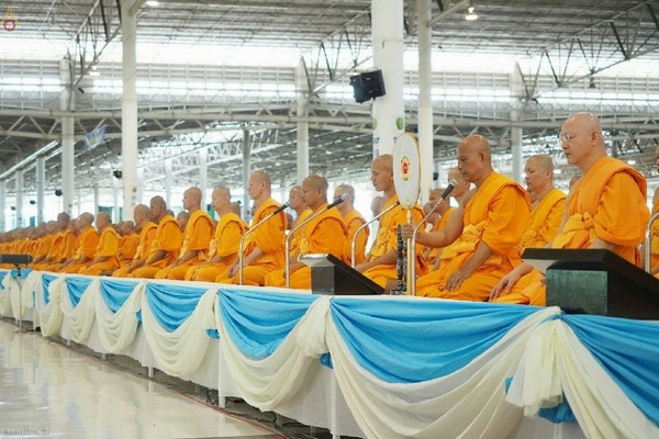 Thái Lan: Chùm ảnh cúng dường thuốc chuyên dụng cho chư Tăng