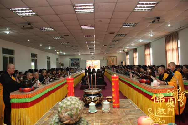 Trung Quốc: Hổ Khê Nham Tự long trọng tổ chức Pháp hội Địa Tạng Trung nguyên Phổ độ Báo ân