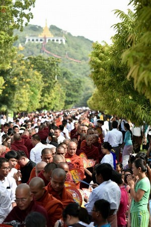 Myanmar: Chùm ảnh 10 nghìn chư Tăng diễu hành xung quanh Cố đô Phật giáo Mandalay