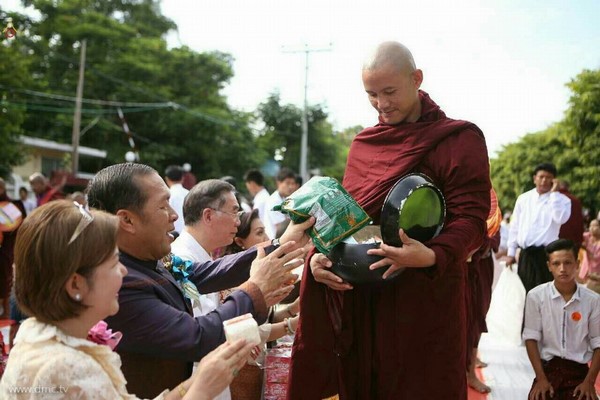 Myanmar: Chùm ảnh 10 nghìn chư Tăng diễu hành xung quanh Cố đô Phật giáo Mandalay