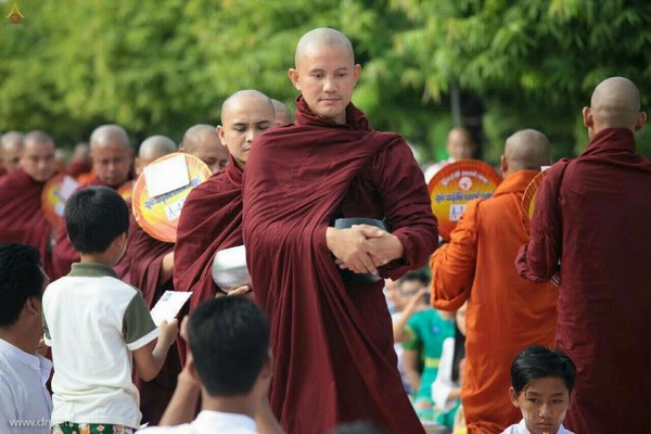Myanmar: Chùm ảnh 10 nghìn chư Tăng diễu hành xung quanh Cố đô Phật giáo Mandalay