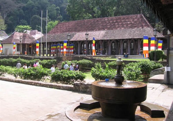 Danh lam Cổ Tự Dalada Maligawa Quốc bảo Sri Lanka