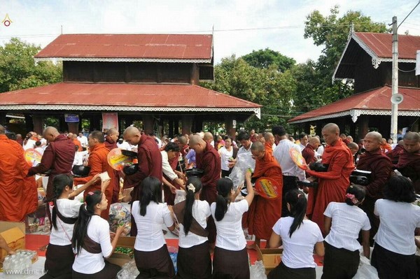 Myanmar: Chùm ảnh 10 nghìn chư Tăng diễu hành xung quanh Cố đô Phật giáo Mandalay