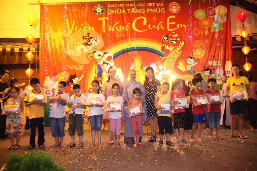 Hà Nội: Chùa Trung Phúc Tổ Chức Trung Thu Cho Các Cháu Thiếu Niên Nhi Đồng
