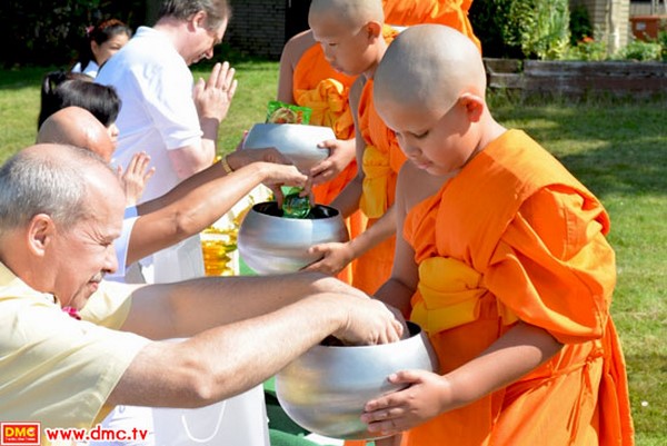 Đức Quốc: Lễ xuất gia gieo duyên tại Thành phố Hamburg
