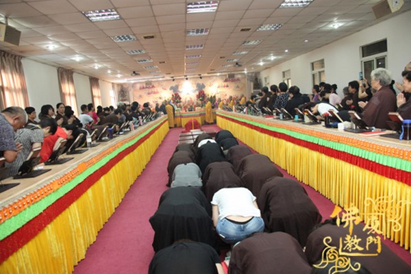 Trung Quốc: Hổ Khê Nham Tự long trọng tổ chức Pháp hội Địa Tạng Trung nguyên Phổ độ Báo ân