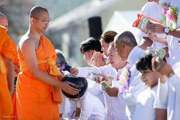 Chùm ảnh Lễ dâng Y Kathina tại Tu viện Wat Phra Dhammakaya Tp. Boston, Hoa Kỳ