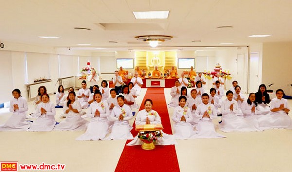 Đan Mạch: Chi nhánh Thiền viện Wat Phra Dhammakaya Tháilan tổ chức lễ dâng y kathina