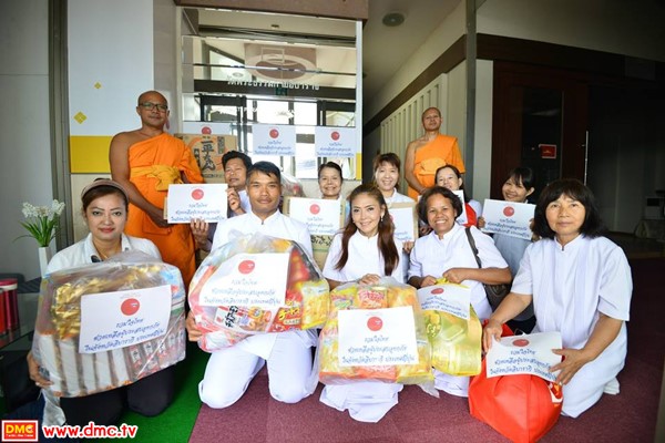 Thái Lan: Đoàn Từ thiện xã hội Tu viện Wat Phra Dhammakaya cứu trợ lũ lụt ở Nhật Bản