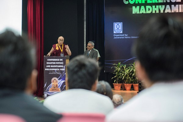 Hội đàm Vật lý Lượng tử và Triết học Trung Quán luận tại Đại học Jawaharlal Nehru, Ấn Độ