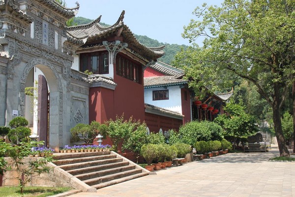 Trung Quốc: Danh lam thắng tích Hoa Đình Thiền Tự tỉnh Vân Nam