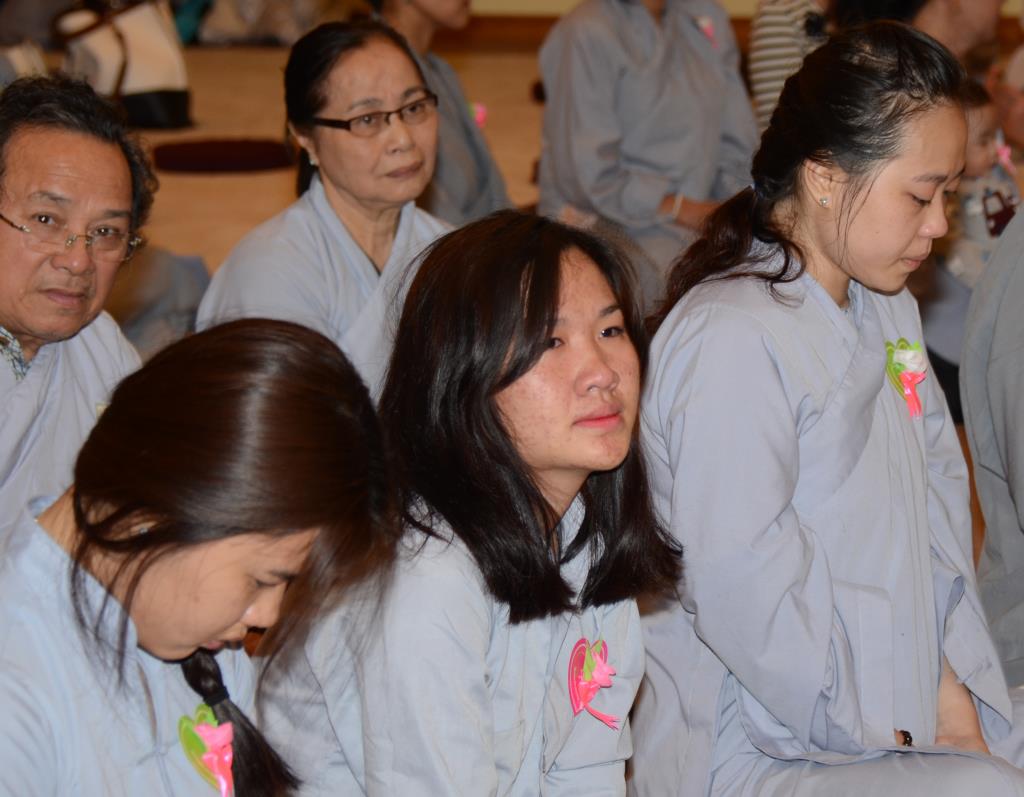 Đêm đốt nến cầu nguyện chủ đề “Hoài niệm về Mẹ”tại chùa Phước Hậu, tiểu bang Wisconsin, Hoa Kỳ.