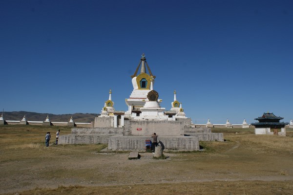 Mông Cổ: Ngôi Già lam Cổ tự Erdene Zuu tuyệt đẹp