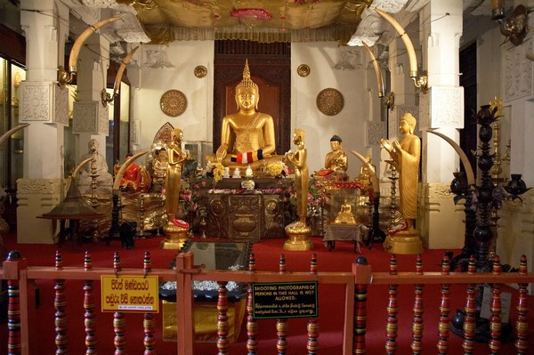 Danh lam Cổ Tự Dalada Maligawa Quốc bảo Sri Lanka