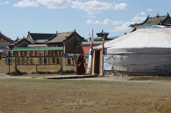 Mông Cổ: Ngôi Già lam Cổ tự Erdene Zuu tuyệt đẹp