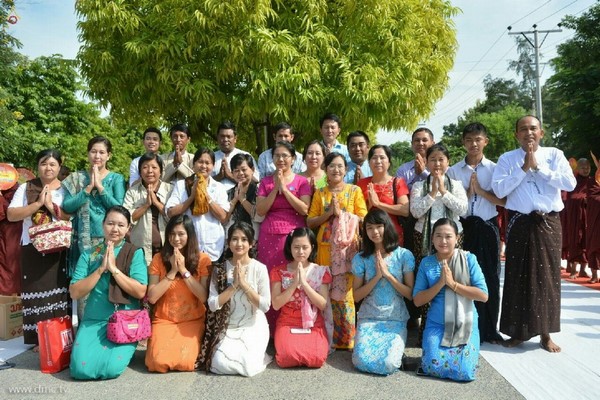 Myanmar: Chùm ảnh 10 nghìn chư Tăng diễu hành xung quanh Cố đô Phật giáo Mandalay