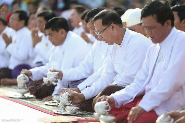 Myanmar: Chùm ảnh 10 nghìn chư Tăng diễu hành xung quanh Cố đô Phật giáo Mandalay
