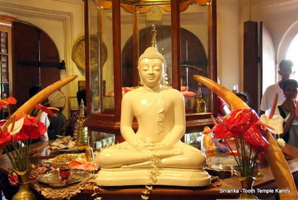 Danh lam Cổ Tự Dalada Maligawa Quốc bảo Sri Lanka