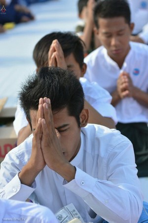 Myanmar: Chùm ảnh 10 nghìn chư Tăng diễu hành xung quanh Cố đô Phật giáo Mandalay