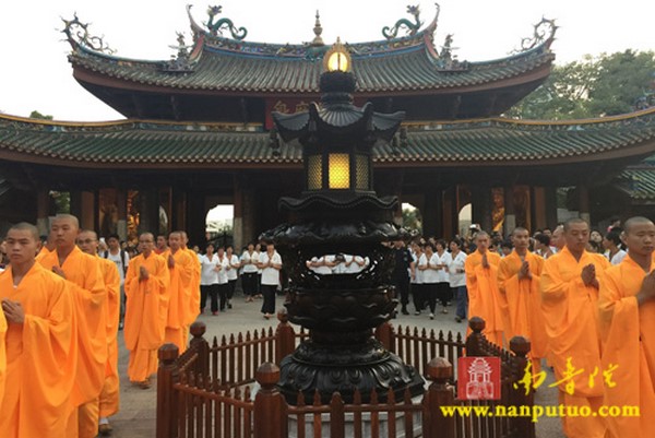 Trung Quốc: Trưởng lão Tịnh Tâm Hội trưởng Hội Hoa Tăng thế giới viếng thăm Nam Phổ Đà Tự