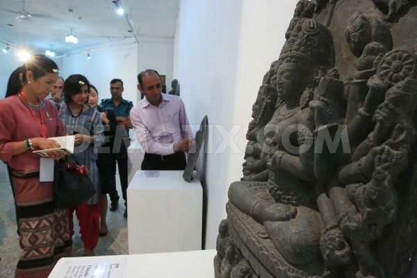 Chùm ảnh Triển lãm tác phẩm điêu khắc Phật giáo tại Bảo tàng Quốc gia Bangladesh