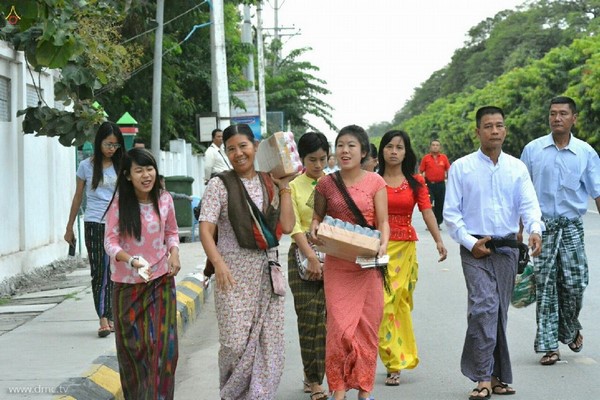 Myanmar: Chùm ảnh 10 nghìn chư Tăng diễu hành xung quanh Cố đô Phật giáo Mandalay