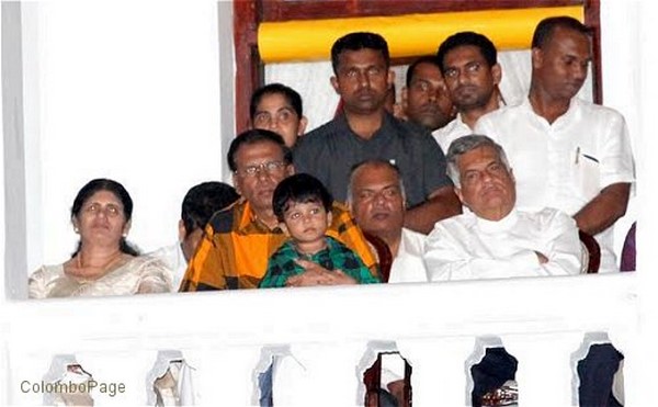 Tổng thống Sri Lanka vui mừng lễ hội Esala Perahera thành công viên mãn