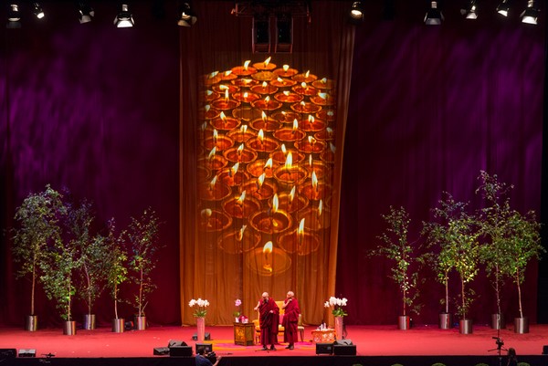 Anh Quốc Đức Đạt Lai Lạt Ma tiếp những người ủng hộ Tây Tạng