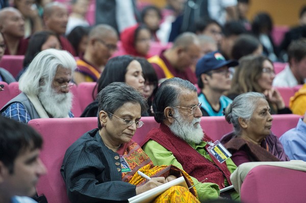 Hội đàm Vật lý Lượng tử và Triết học Trung Quán luận tại Đại học Jawaharlal Nehru, Ấn Độ