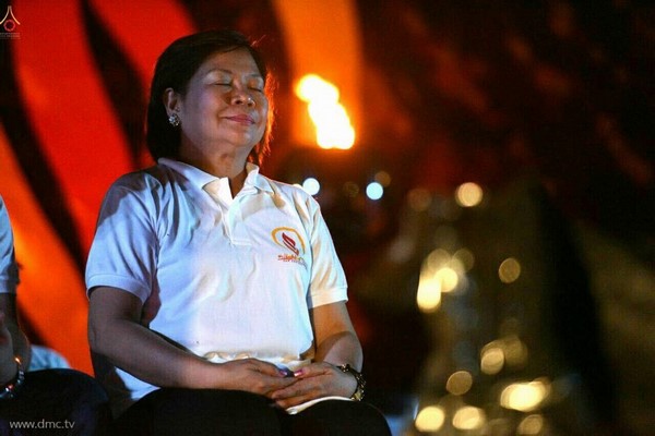 Philippines: Thiền viện Middleway, Thái Lan phối hợp với Tp Iloilo tổ chức thắp sáng hòa bình