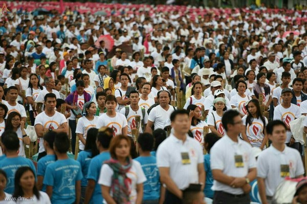 Philippines: Thiền viện Middleway, Thái Lan phối hợp với Tp Iloilo tổ chức thắp sáng hòa bình