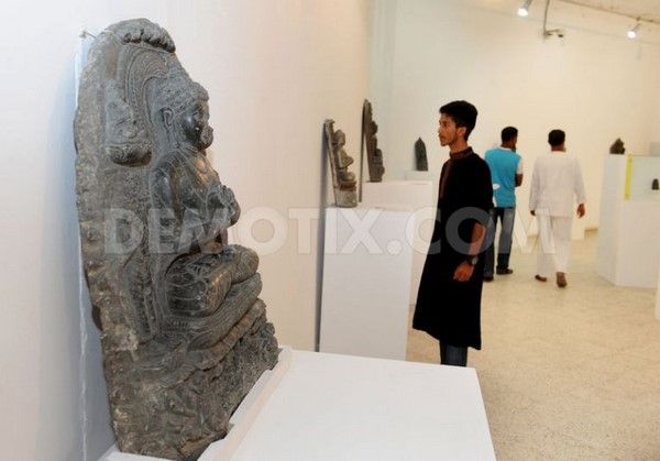 Chùm ảnh Triển lãm tác phẩm điêu khắc Phật giáo tại Bảo tàng Quốc gia Bangladesh