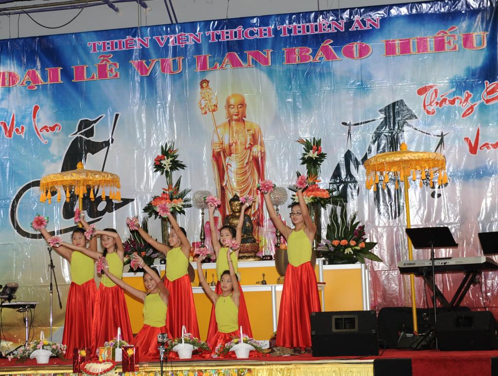Hội Lệ Vu Lan - Mua Hiếu Hạnh 2015 Do Thiền Viện Thích Thiên Ân, Atlanta (Hoa Kỳ) Tổ Chức