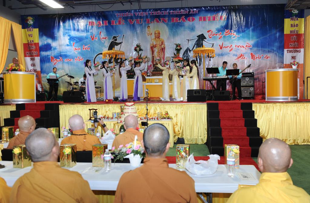 Hội Lệ Vu Lan - Mua Hiếu Hạnh 2015 Do Thiền Viện Thích Thiên Ân, Atlanta (Hoa Kỳ) Tổ Chức