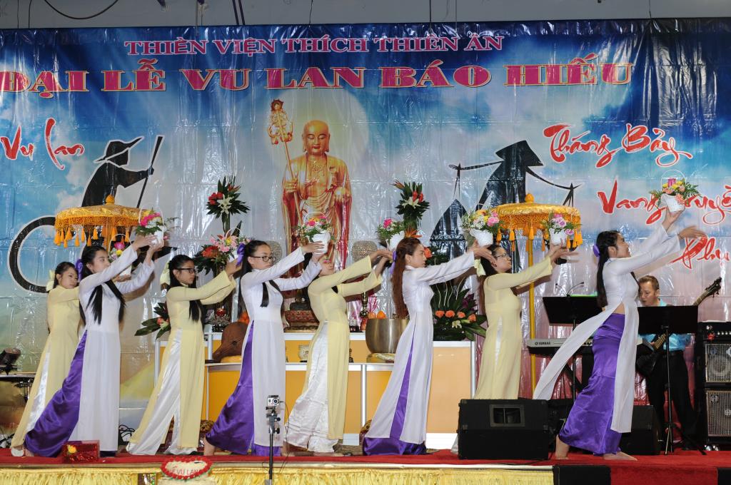 Hội Lệ Vu Lan - Mua Hiếu Hạnh 2015 Do Thiền Viện Thích Thiên Ân, Atlanta (Hoa Kỳ) Tổ Chức
