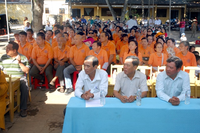 Quỹ Đạo Phật Ngày Nay khánh thành “Nhịp cầu yêu thương 4” và trao quà từ thiện tại Bến Tre