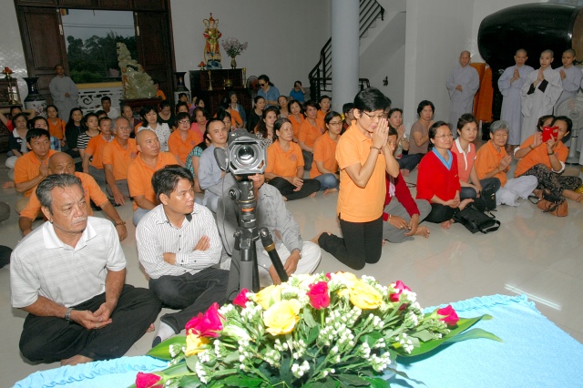 Quỹ Đạo Phật Ngày Nay khánh thành “Nhịp cầu yêu thương 4” và trao quà từ thiện tại Bến Tre