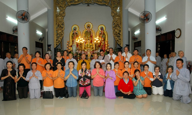 Quỹ Đạo Phật Ngày Nay khánh thành “Nhịp cầu yêu thương 4” và trao quà từ thiện tại Bến Tre