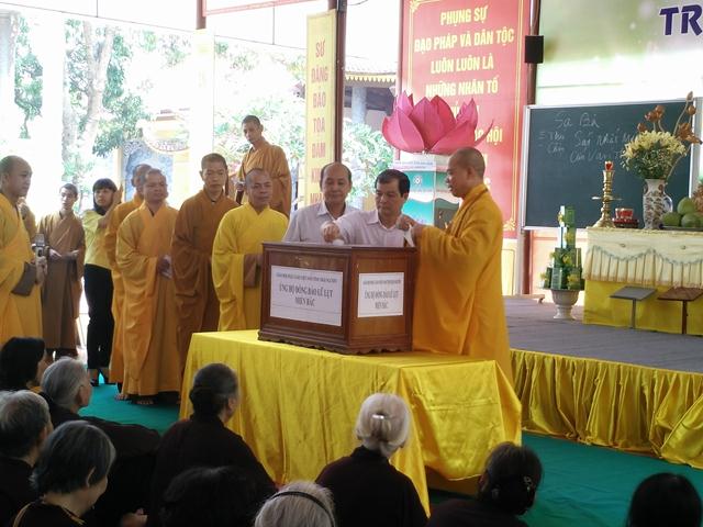 Phật giáo Thái Nguyên quyên góp tiền ủng hộ đồng bào các tỉnh phía Bắc bị  thiên tai lũ lụt
