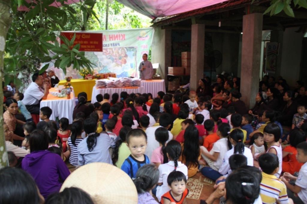 Hà Nội: Trung Thu Cho Em ở Những Ngôi Chùa Quê