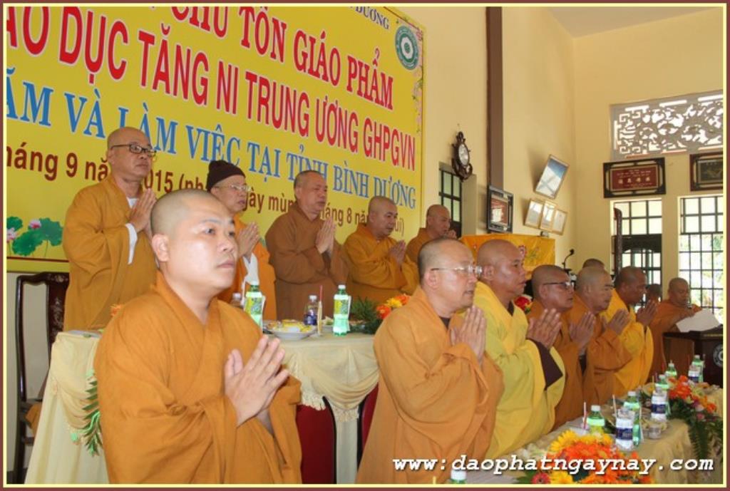 Bình Dương:  Ban Giáo Dục Tăng Ni Trung Ương  đến thăm và làm việc trường Trung Cấp Phật Học