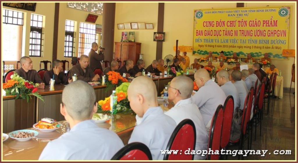 Bình Dương:  Ban Giáo Dục Tăng Ni Trung Ương  đến thăm và làm việc trường Trung Cấp Phật Học