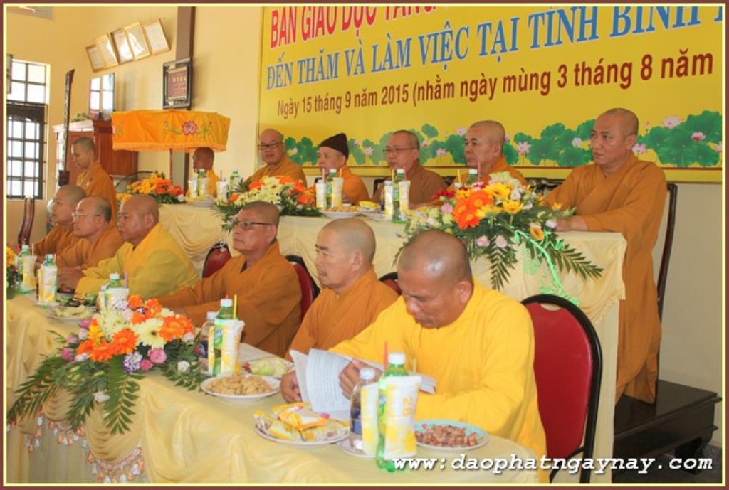 Bình Dương:  Ban Giáo Dục Tăng Ni Trung Ương  đến thăm và làm việc trường Trung Cấp Phật Học